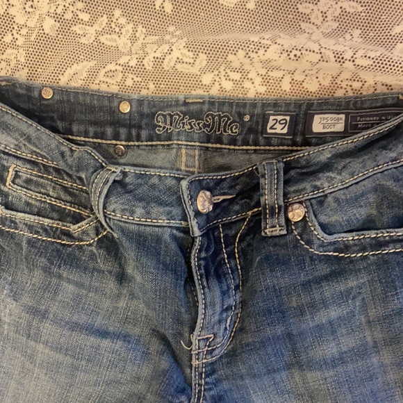 MISS ME STUDDED BOOT CUT JEANS SZ 29 BEJEWELED CROSS POCKETS - Picture 9 of 10